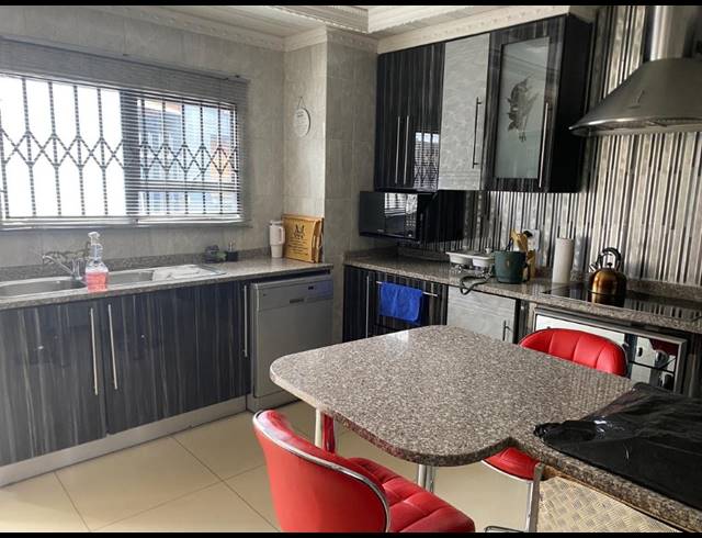 2 BEDROOM HOUSE FOR SALE IN TSAKANE